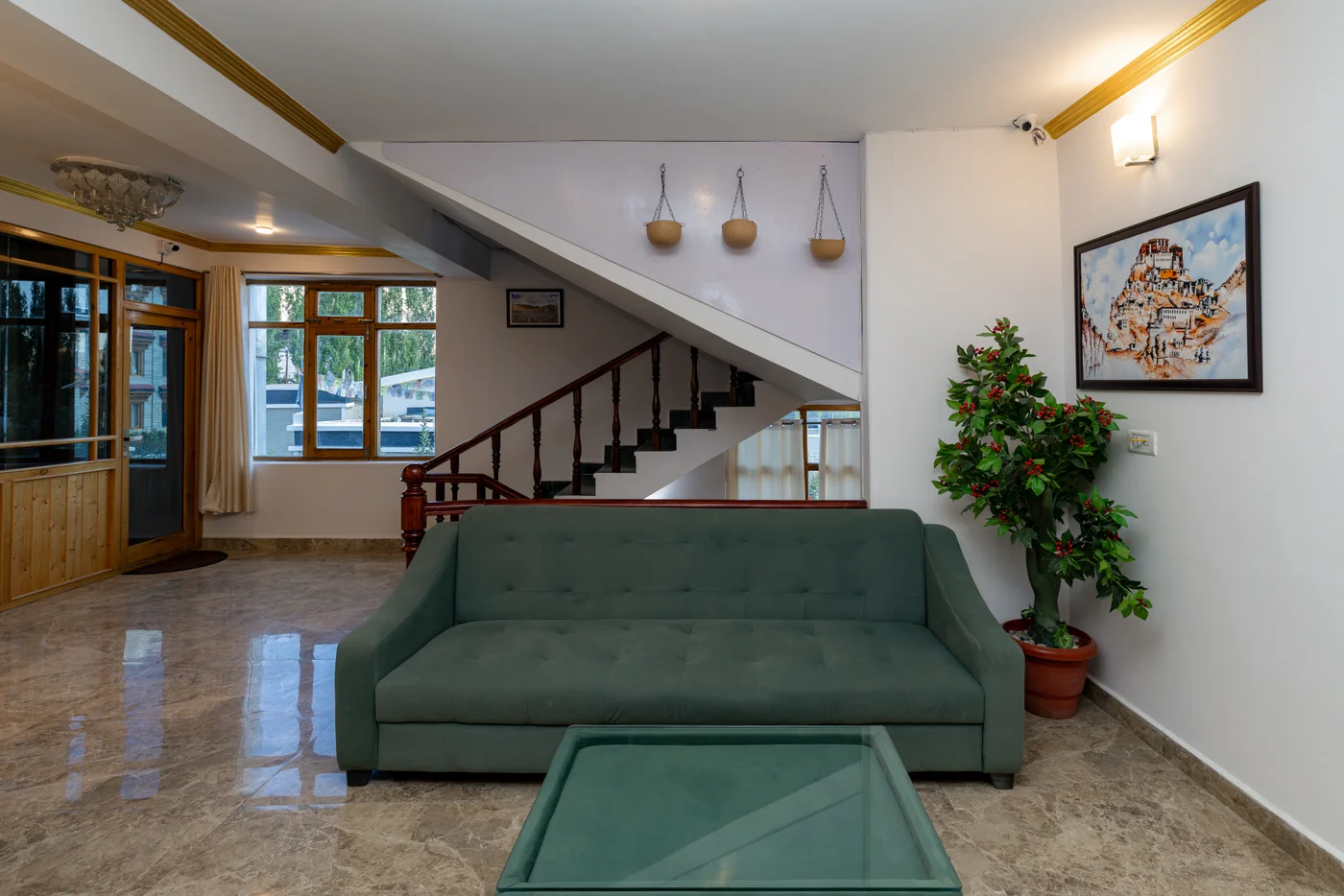 Warm Welcome Reception & Lobby